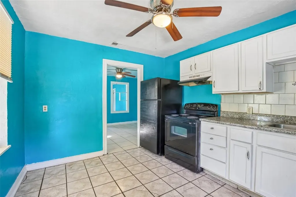 3201 Freemont Terrace S St Petersburg FL 33712