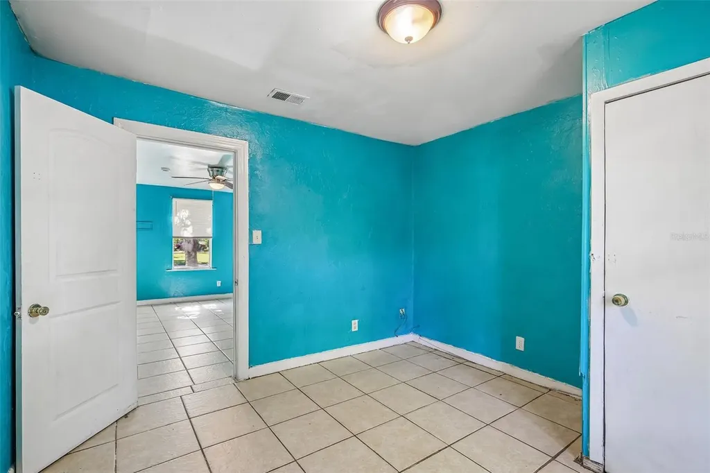 3201 Freemont Terrace S St Petersburg FL 33712