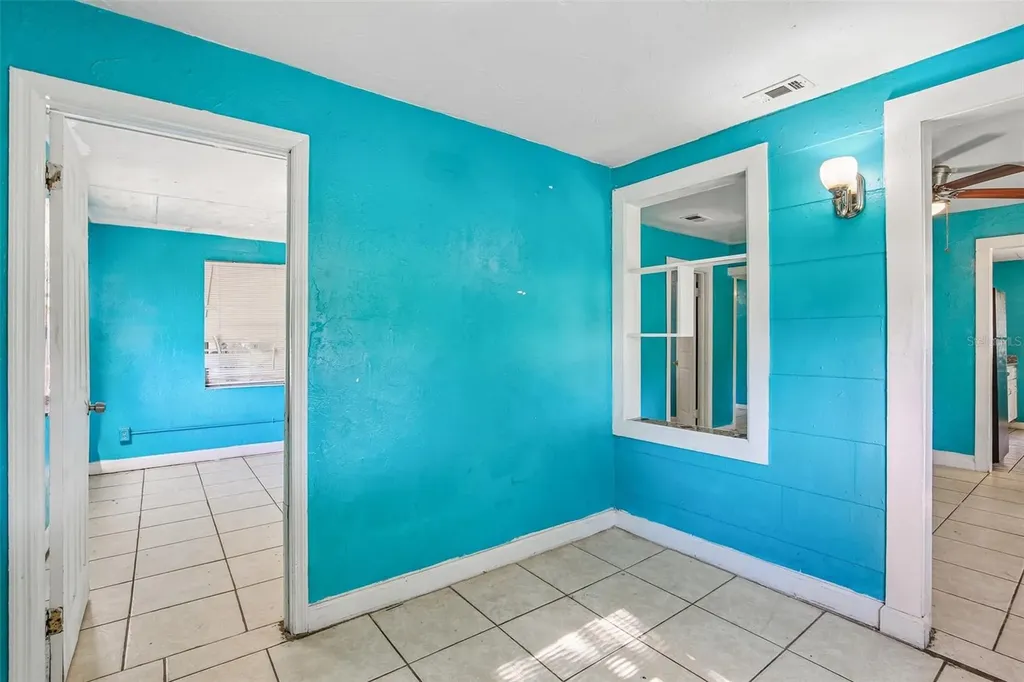 3201 Freemont Terrace S St Petersburg FL 33712