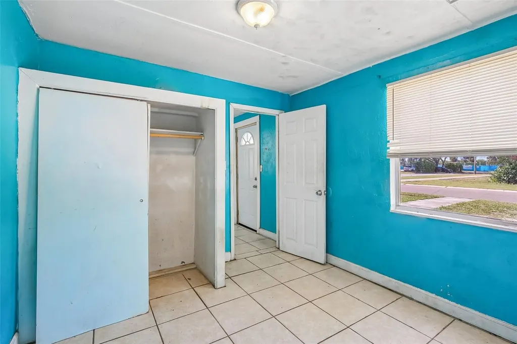 3201 Freemont Terrace S St Petersburg FL 33712