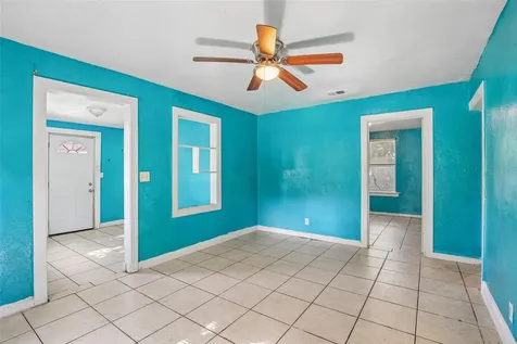 3201 Freemont Terrace S St Petersburg FL 33712