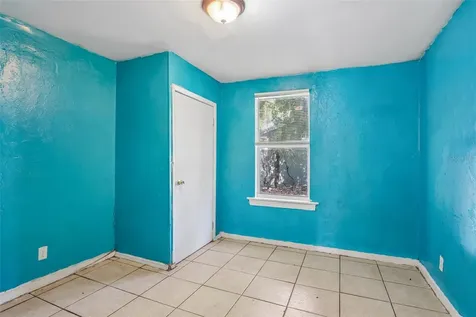 3201 Freemont Terrace S St Petersburg FL 33712