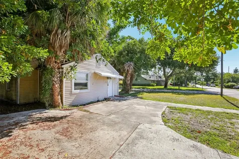 3201 Freemont Terrace S St Petersburg FL 33712