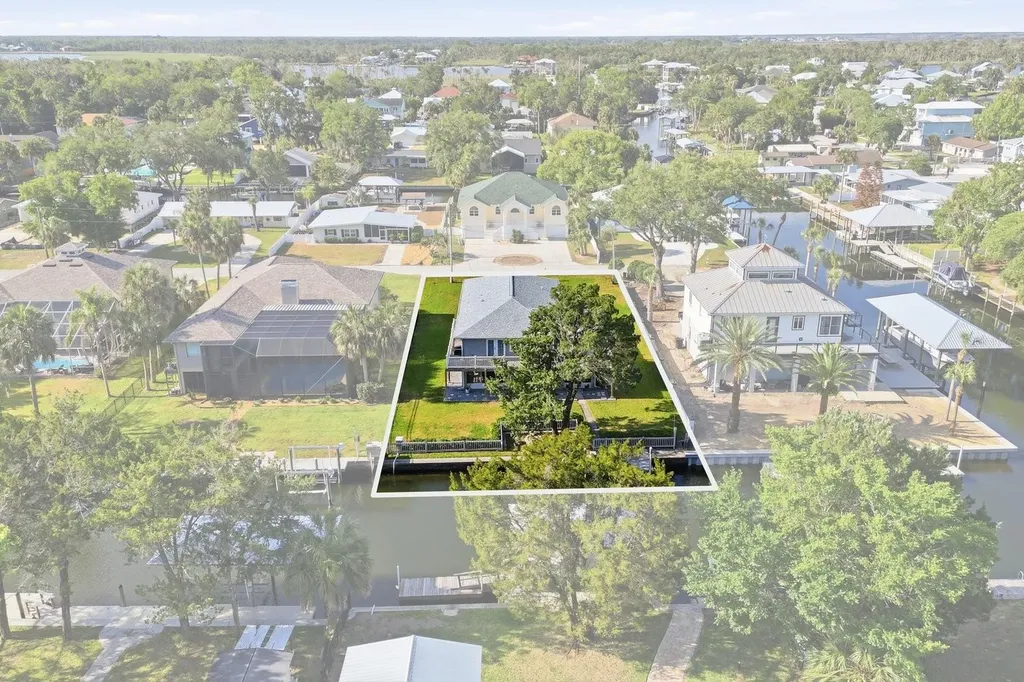 1931 NW 18th Street Crystal River FL 34428