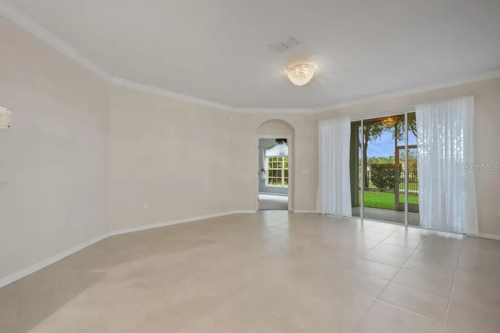 684 Grasslands Village Circle Lakeland FL 33803
