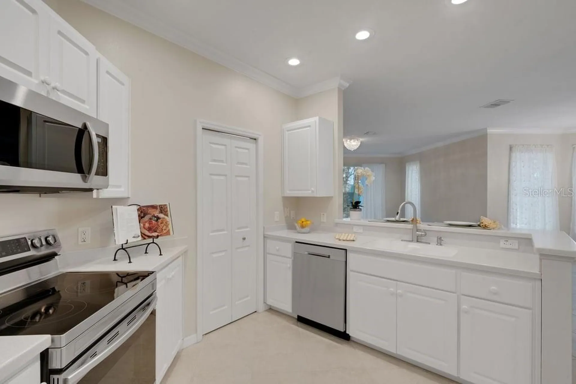 684 Grasslands Village Circle Lakeland FL 33803