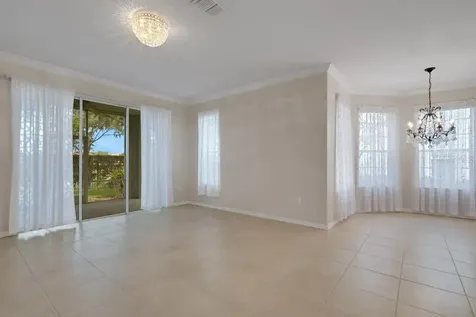 684 Grasslands Village Circle Lakeland FL 33803