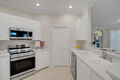 684 Grasslands Village Circle Lakeland FL 33803