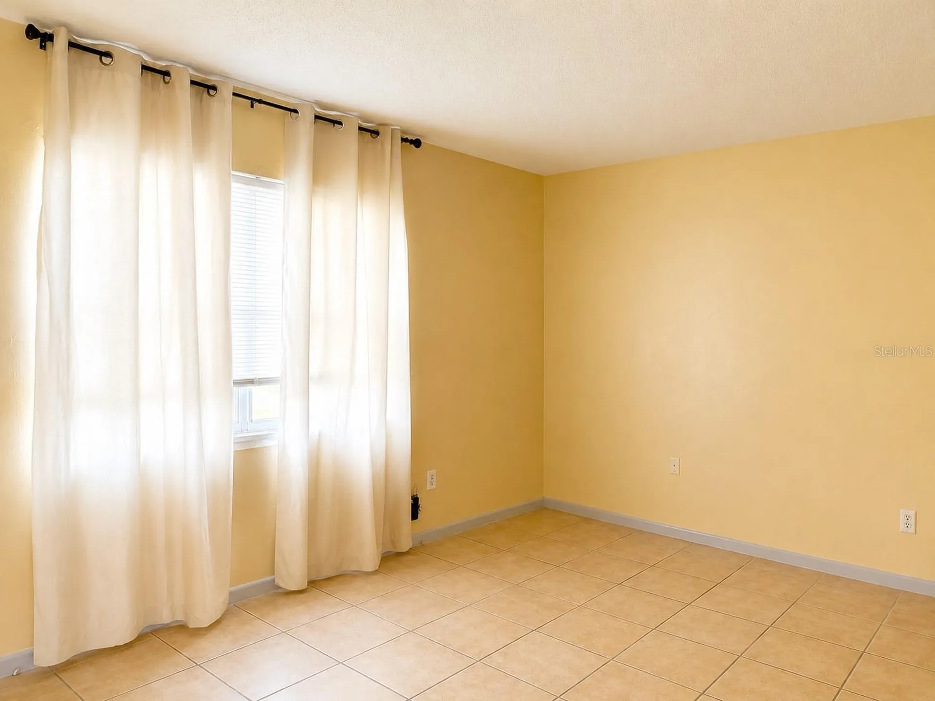 5885 Dahlia Drive Orlando FL 32807