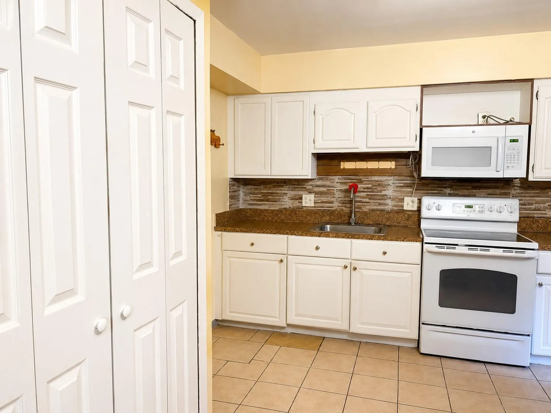 5885 Dahlia Drive Orlando FL 32807