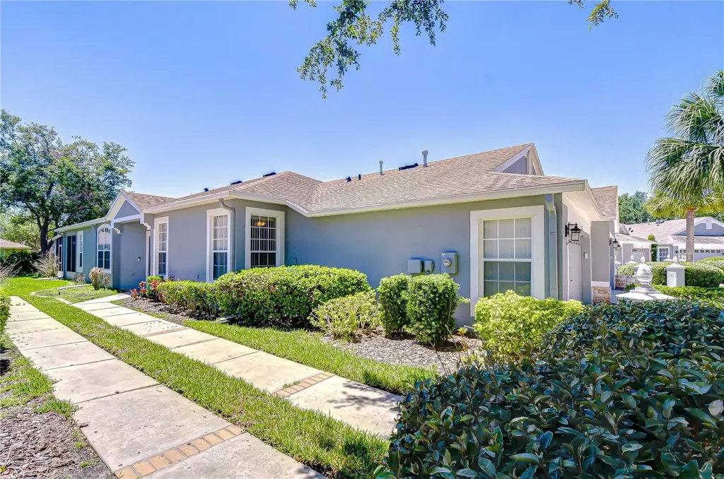 6073 Sandhill Ridge Drive Lithia FL 33547