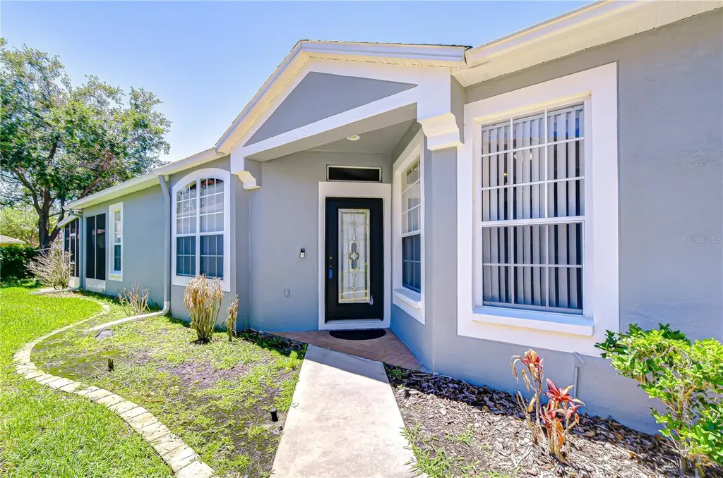 6073 Sandhill Ridge Drive Lithia FL 33547
