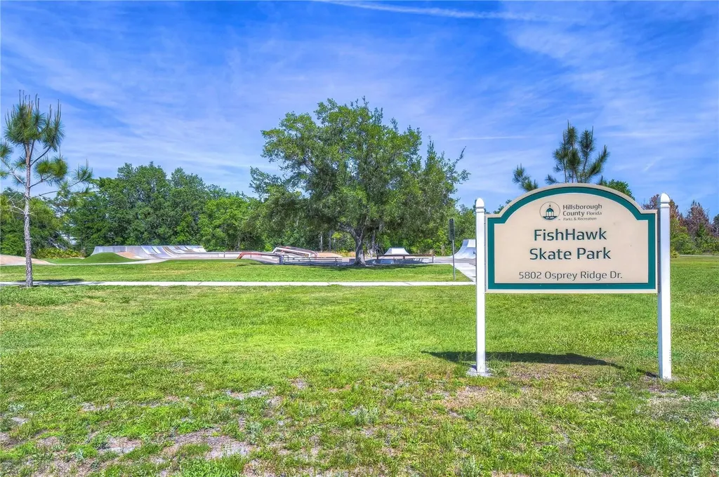 6073 Sandhill Ridge Drive Lithia FL 33547