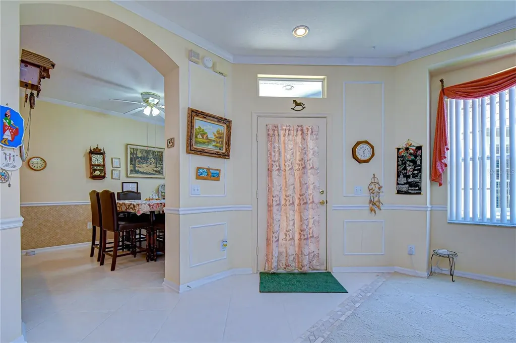 6073 Sandhill Ridge Drive Lithia FL 33547
