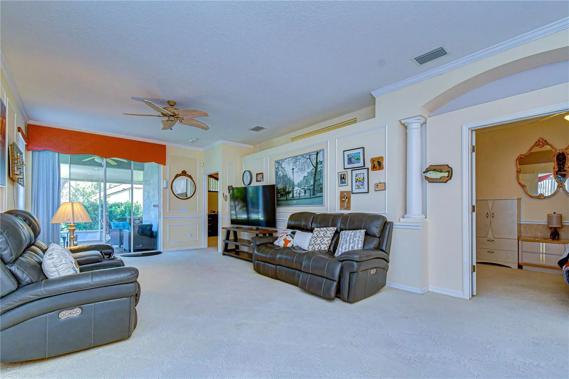 6073 Sandhill Ridge Drive Lithia FL 33547