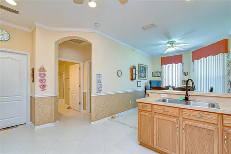 6073 Sandhill Ridge Drive Lithia FL 33547