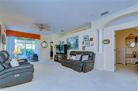 6073 Sandhill Ridge Drive Lithia FL 33547