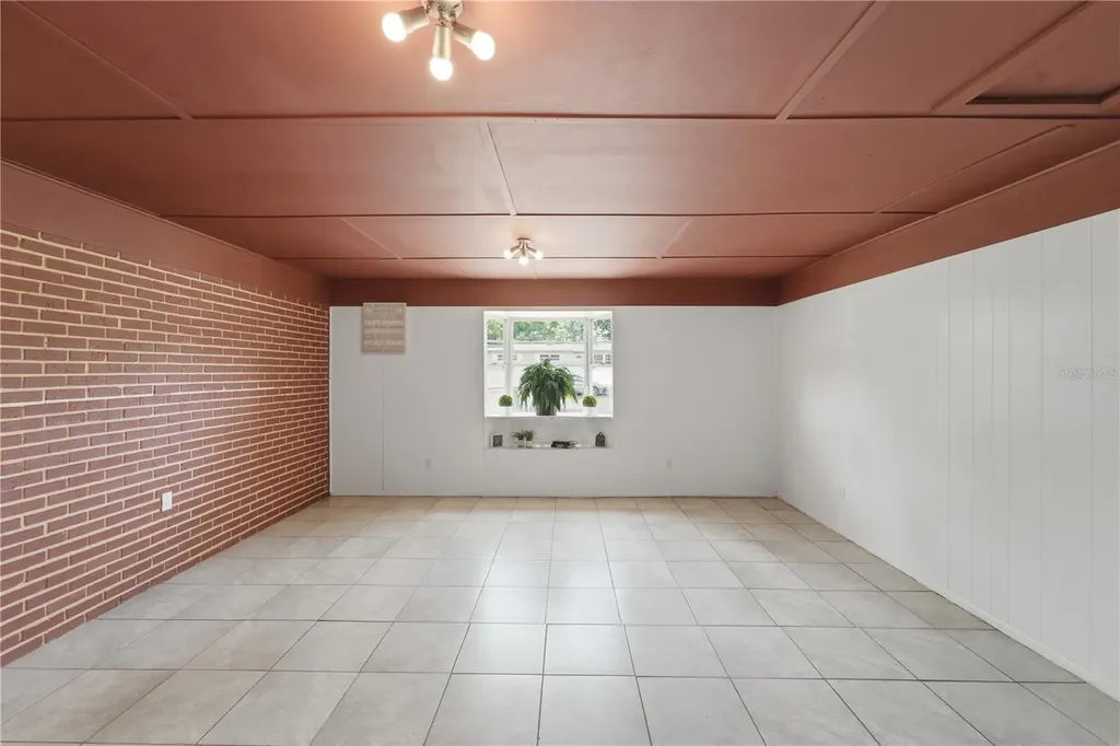 2213 Villano Avenue Orlando FL 32818