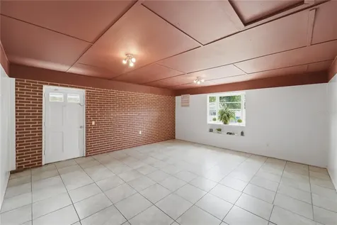 2213 Villano Avenue Orlando FL 32818