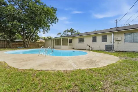 2213 Villano Avenue Orlando FL 32818