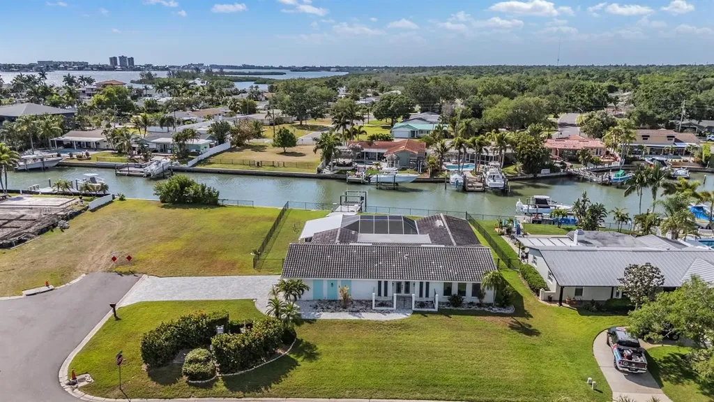 11599 Grove Street Seminole FL 33772