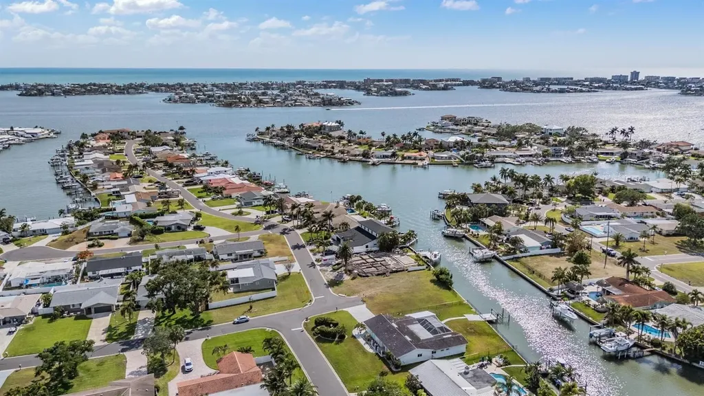 11599 Grove Street Seminole FL 33772
