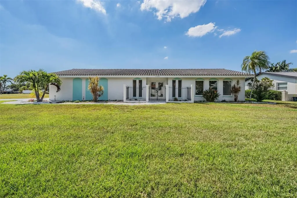 11599 Grove Street Seminole FL 33772