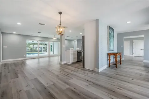 11599 Grove Street Seminole FL 33772