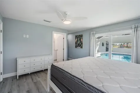11599 Grove Street Seminole FL 33772