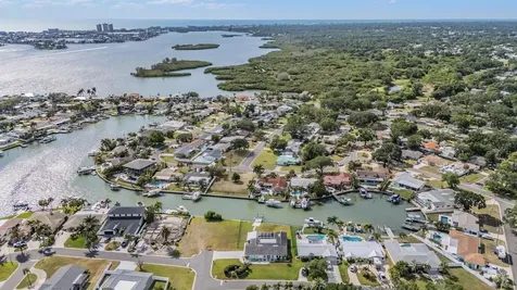 11599 Grove Street Seminole FL 33772