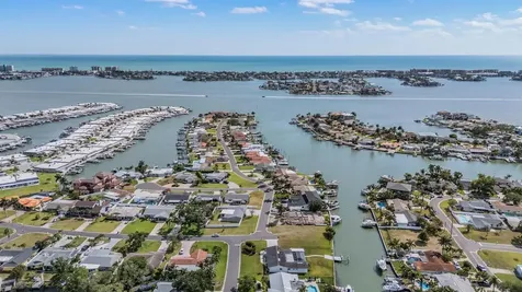 11599 Grove Street Seminole FL 33772