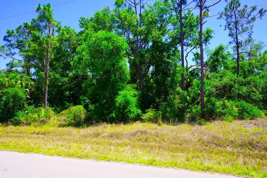 15531 Factory Avenue Port Charlotte FL 33953