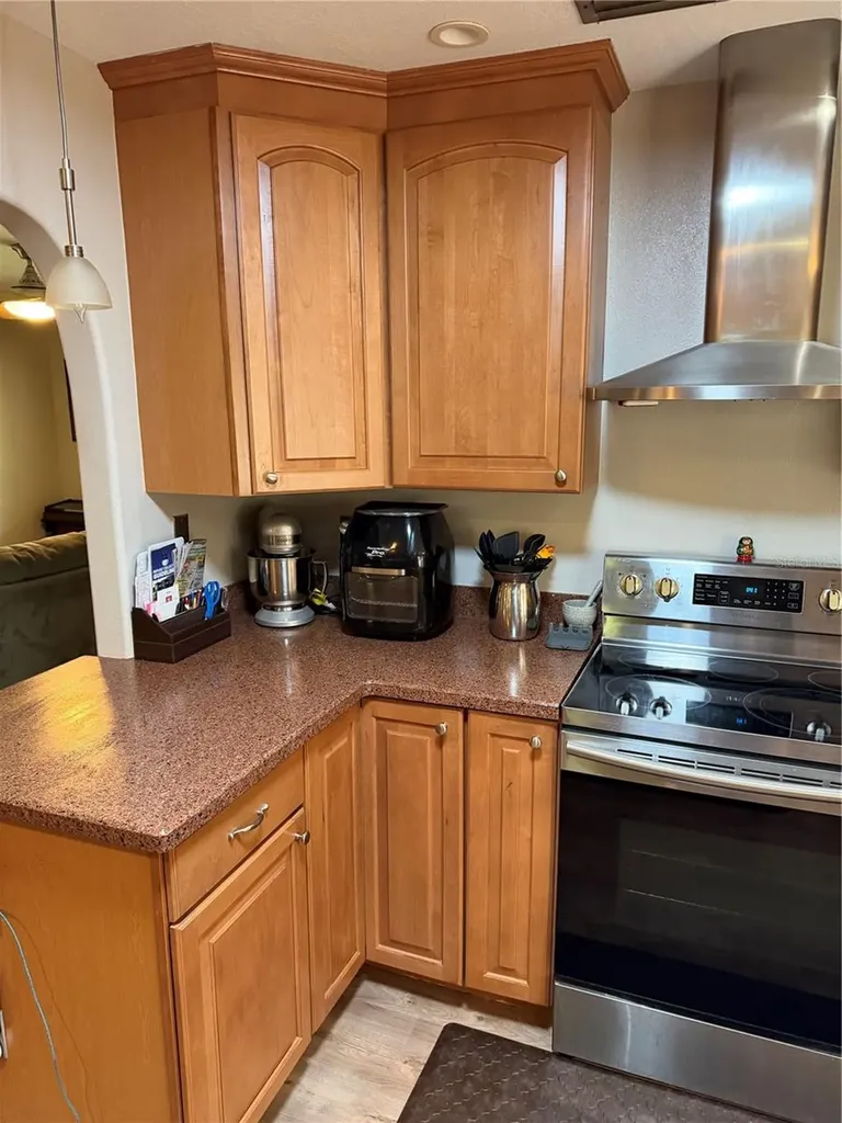 546 Hillcrest Street Altamonte Springs FL 32701