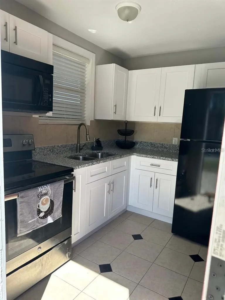221 N Julia Avenue Deland FL 32720