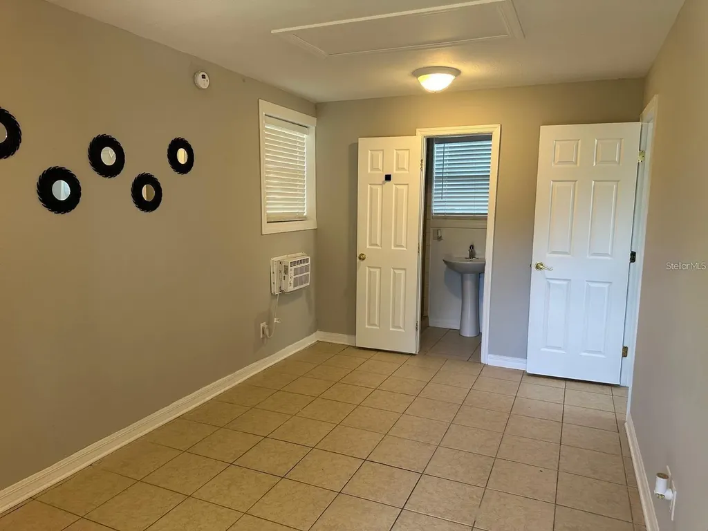 221 N Julia Avenue Deland FL 32720