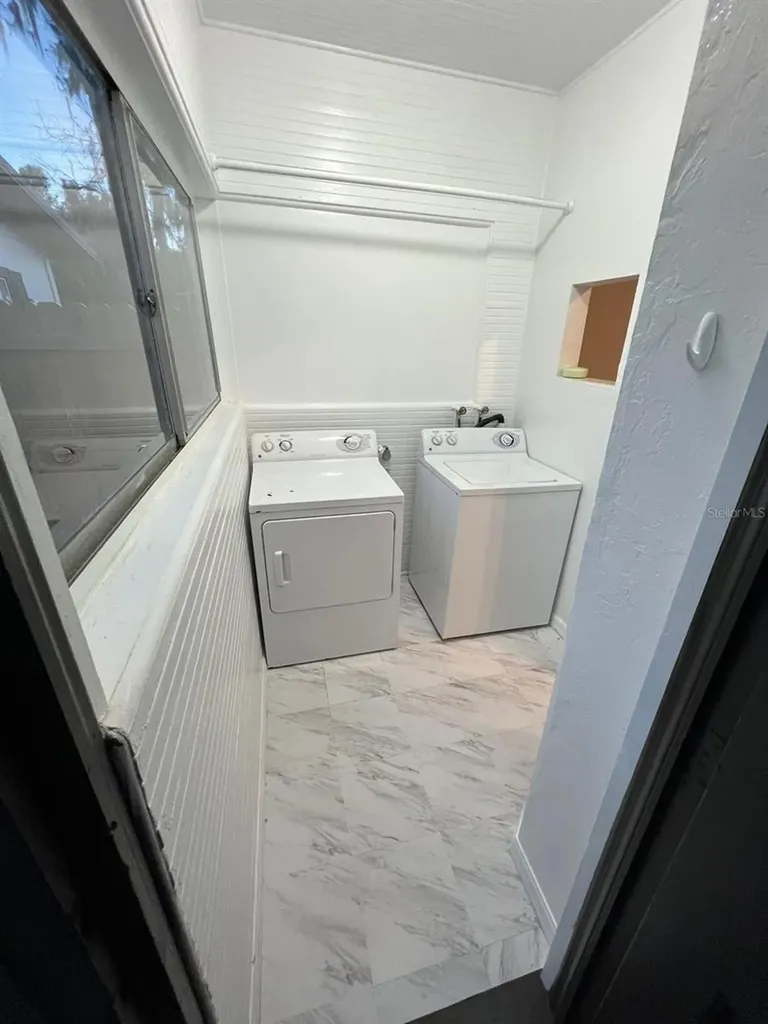 221 N Julia Avenue Deland FL 32720
