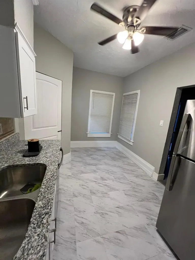221 N Julia Avenue Deland FL 32720