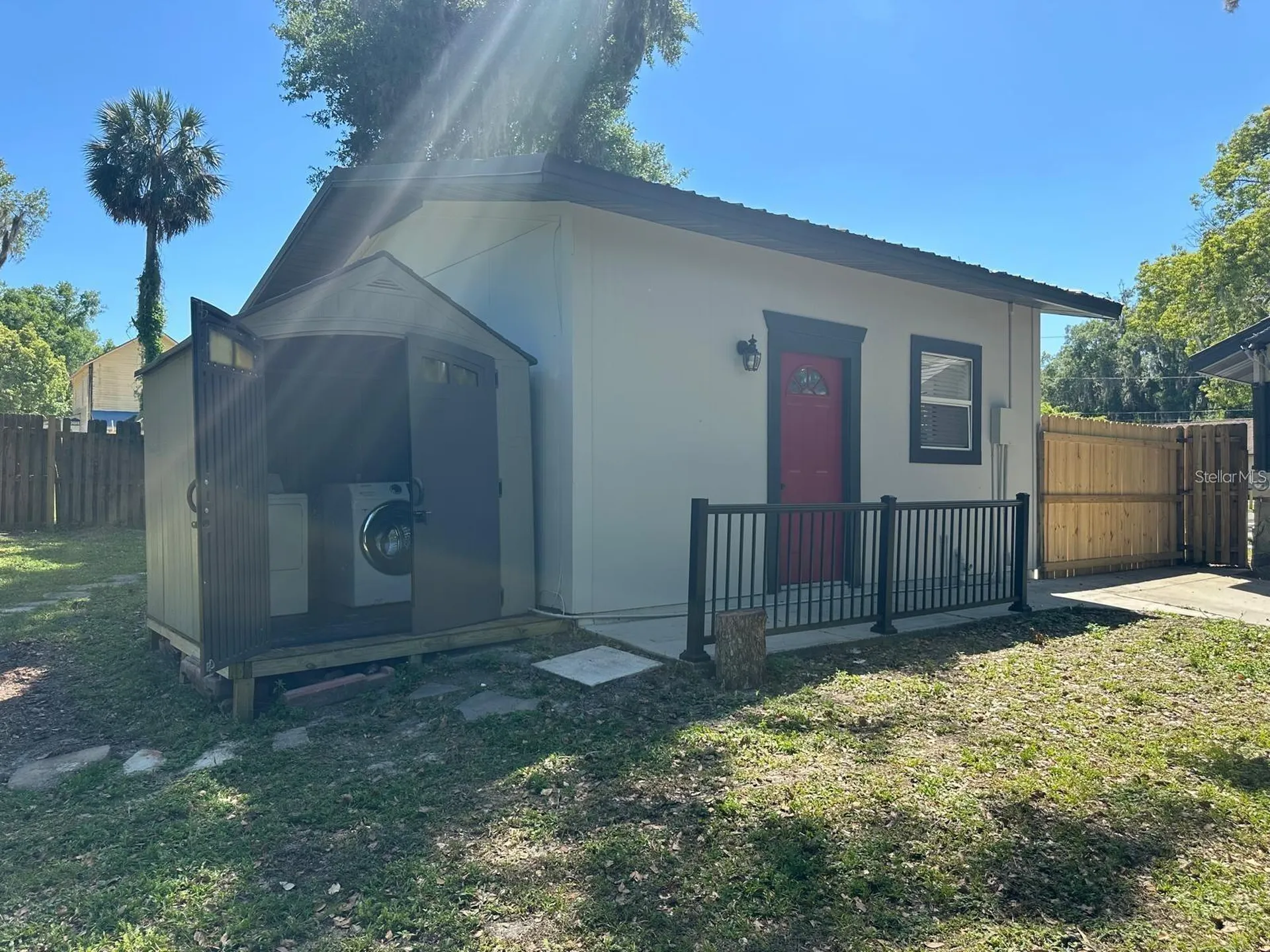 221 N Julia Avenue Deland FL 32720