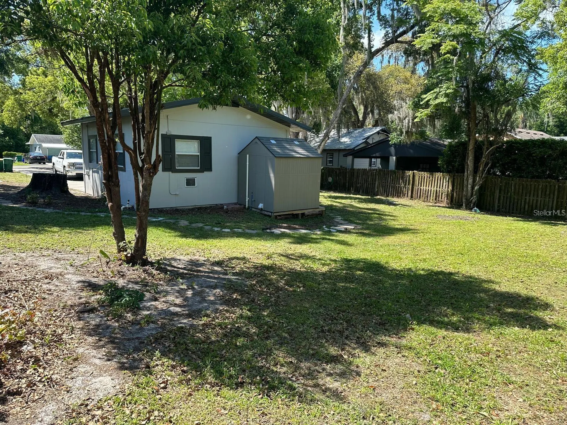 221 N Julia Avenue Deland FL 32720