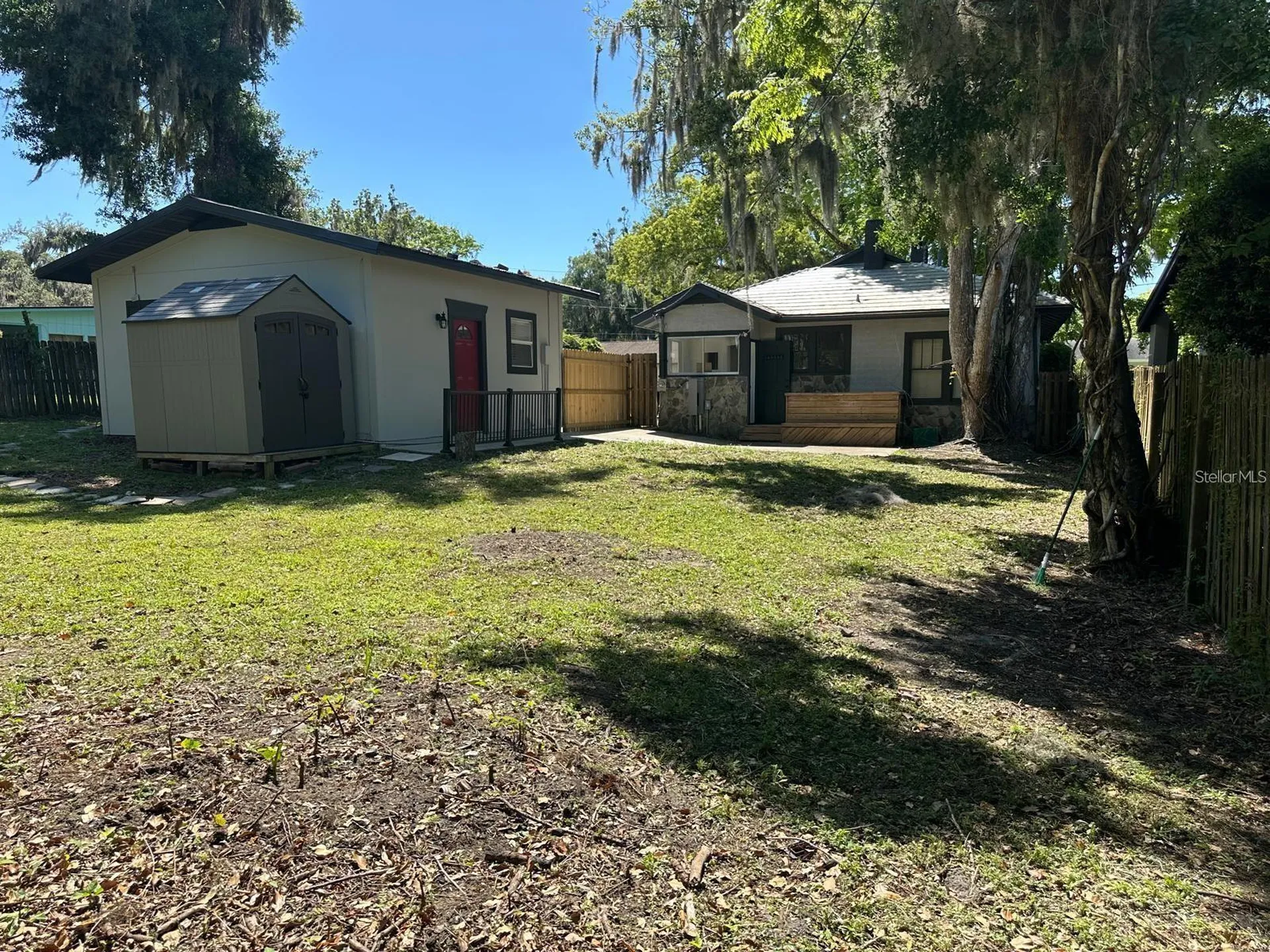 221 N Julia Avenue Deland FL 32720