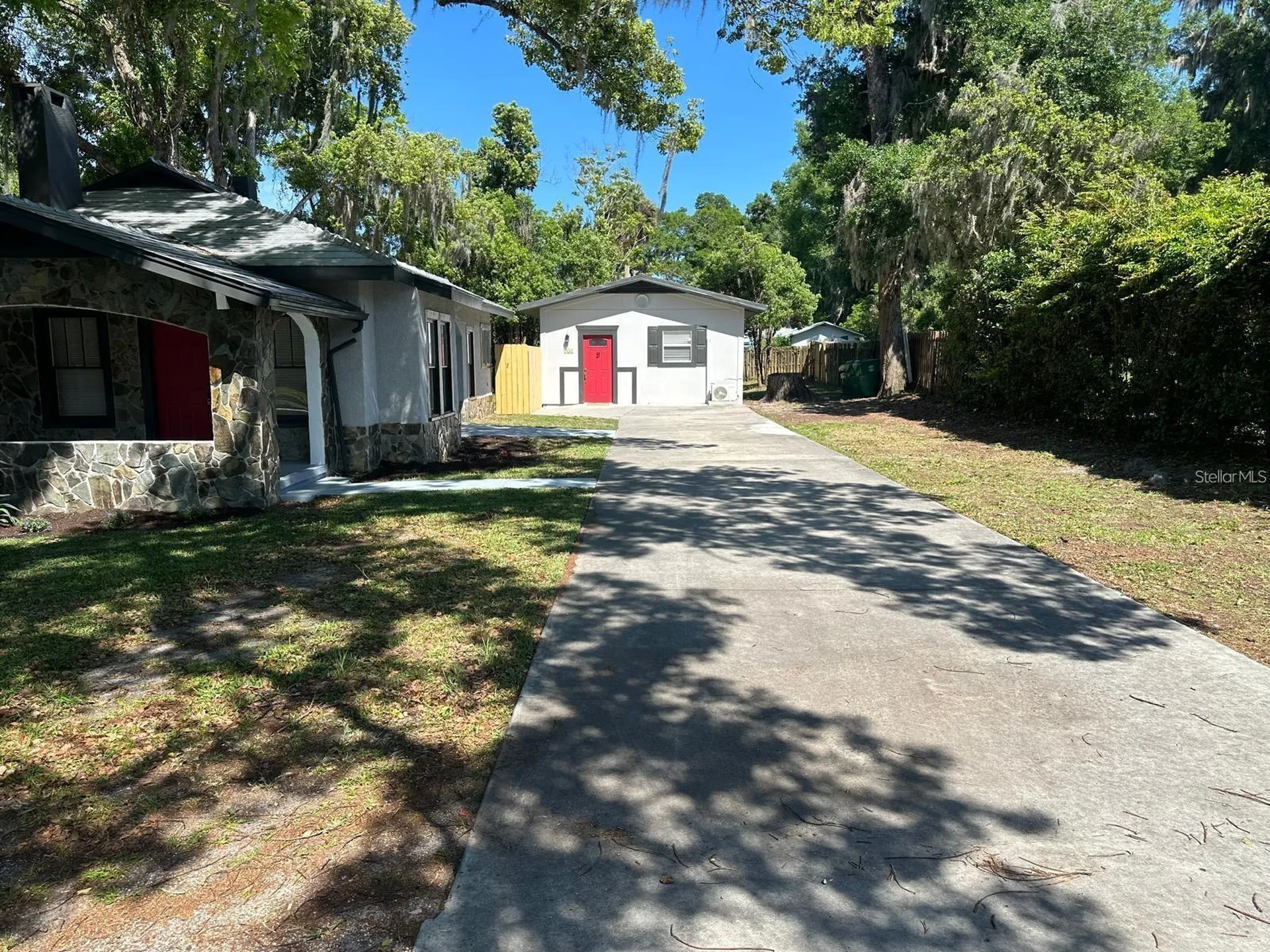 221 N Julia Avenue Deland FL 32720