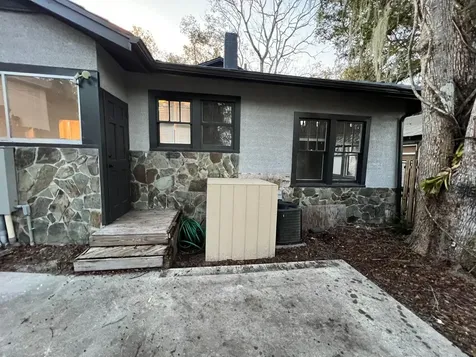 221 N Julia Avenue Deland FL 32720