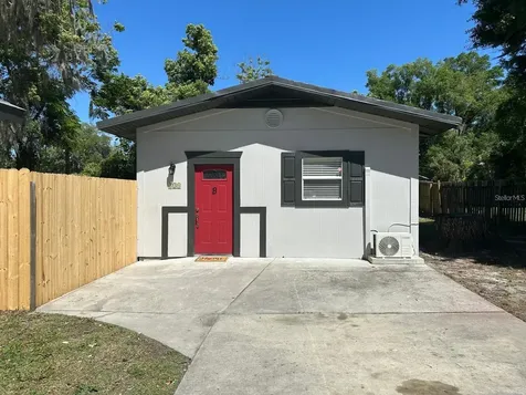 221 N Julia Avenue Deland FL 32720