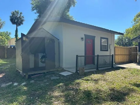 221 N Julia Avenue Deland FL 32720