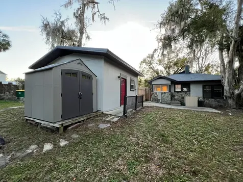 221 N Julia Avenue Deland FL 32720