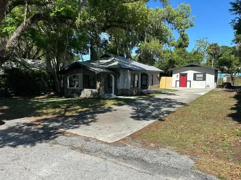 221 N Julia Avenue Deland FL 32720