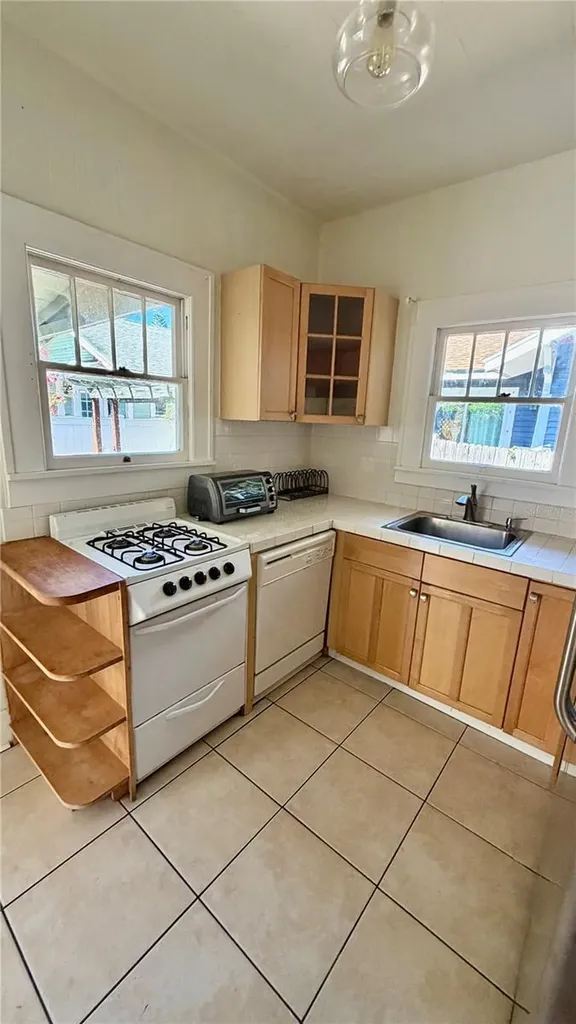640 9th Avenue N St Petersburg FL 33701