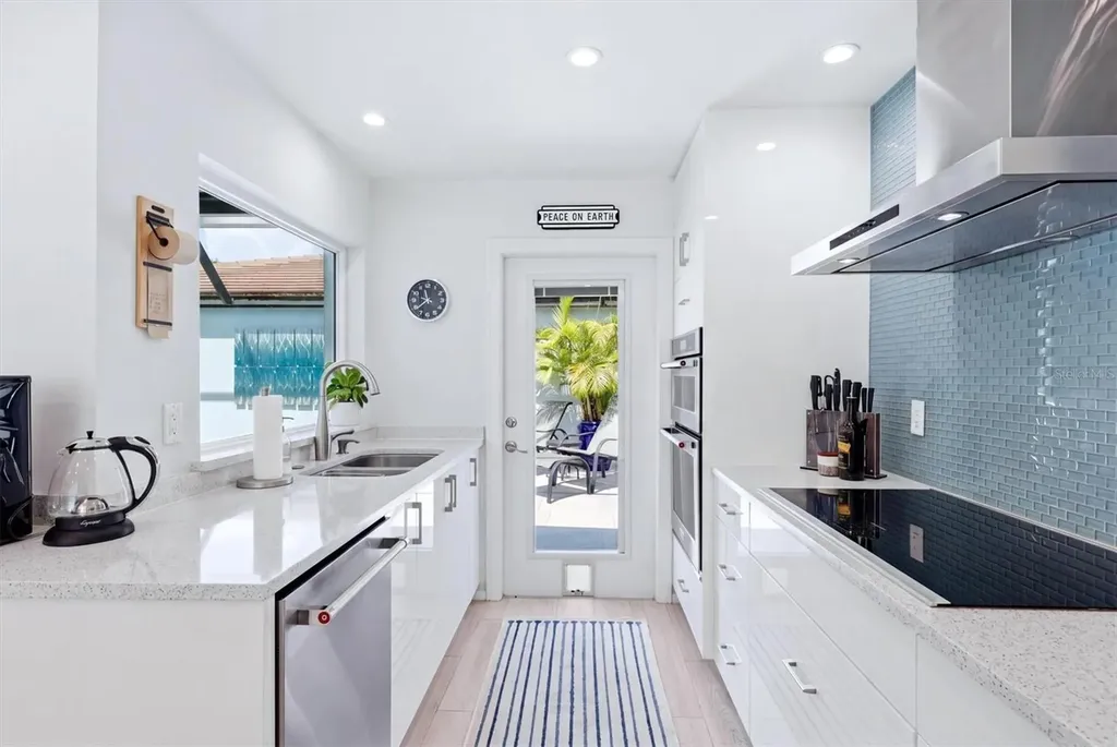 3694 Glen Oaks Manor Drive Sarasota FL 34232