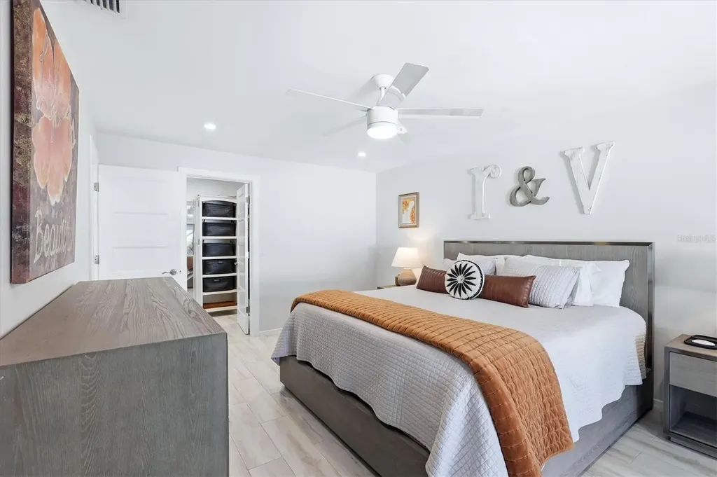 3694 Glen Oaks Manor Drive Sarasota FL 34232