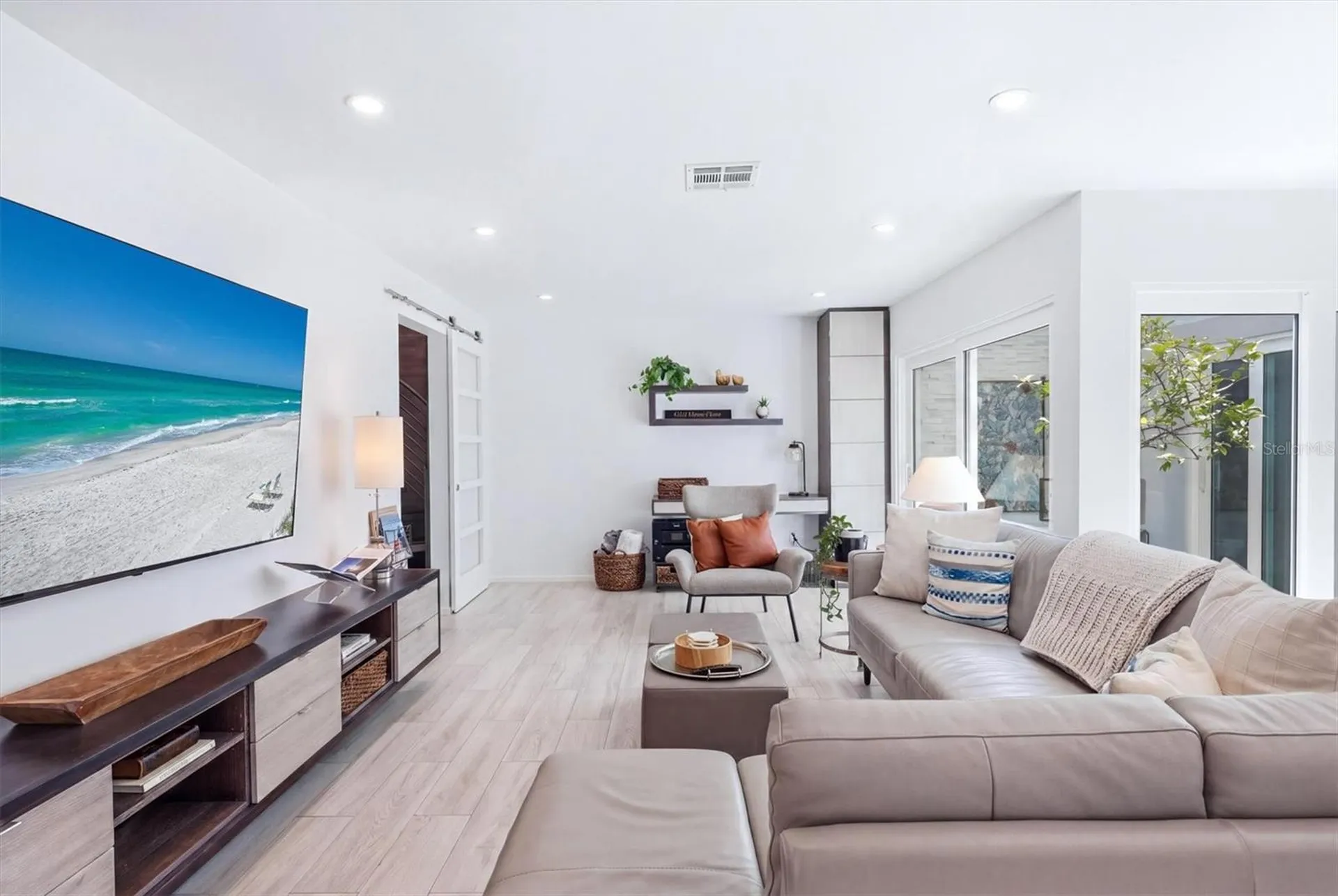 3694 Glen Oaks Manor Drive Sarasota FL 34232